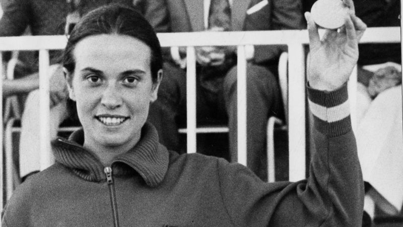 Carmen Valero hizo historia al convertirse en la primera deportista olímpica española, donde se consagró múltiples veces campeona nacional y logró un bicampeonato mundial de crosss. 