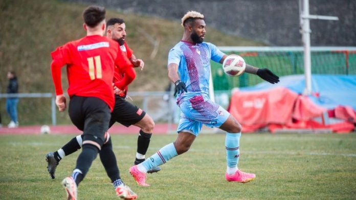 El delantero hondureño, Jorge Benguché, debutó con el AC Bellinzona de Suiza en un partido amistoso contra el FC Cadenazzo.