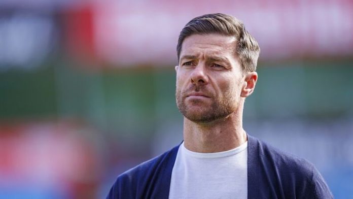 Xabi Alonso descartó los rumores sobre su salida del Bayer Leverkusen de Alemania.