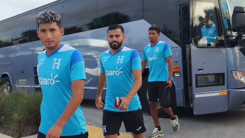 El delantero Douglas Martínez no determina las críticas por su llamado a la Selección Nacional.