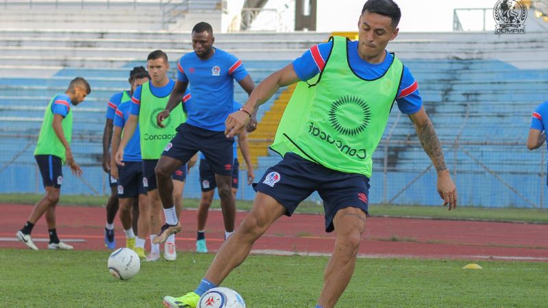 Andy Najar y Yustin Arboleda consideran que los buenos jugadores como Romell Quioto siempre son bienvenidos en los equipos.