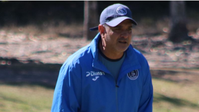 El técnico de Motagua, Diego Vázquez, está en desacuerdo que no puedan opinar de las acciones de un partido de fútbol.