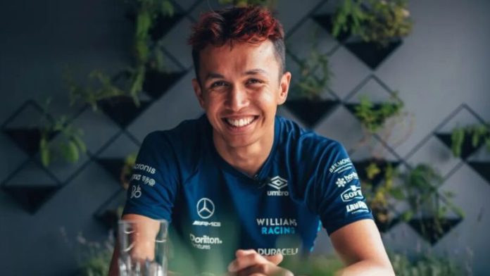 El piloto de Fórmula 1, Alex Albon, tiene contrato hasta la temporada 2025 con la Escudería Williams.