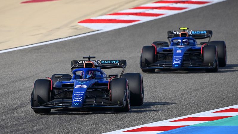 El piloto Alex Albon seguirá compitiendo para la Escudería Williams en la Fórmula 1 hasta la temporada 2025. 