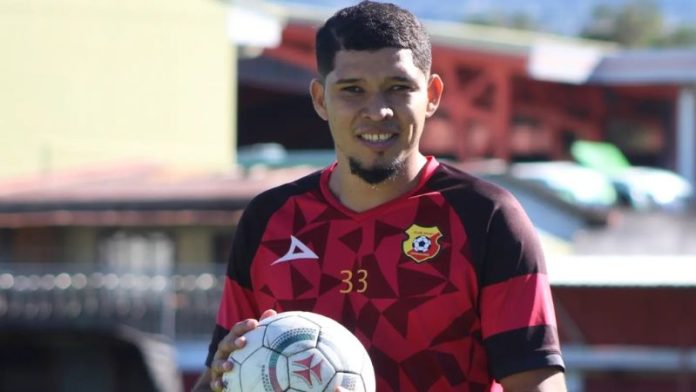 Tras tener inconvenientes con sus permisos internacionales, el defensor hondureño, Getsel Montes, está listo para poder debutar con el Herediano de Costa Rica.