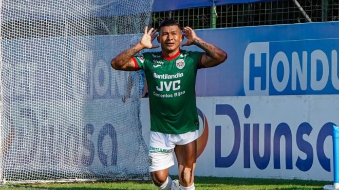 Con doblete del delantero de Marathón, Iván "Chino" López, superó al Victoria en el estadio Yankel Rossenthal.