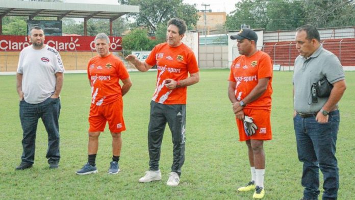 El técnico Héctor Vargas asumió oficialmente las riendas del Zacapa de Guatemala.