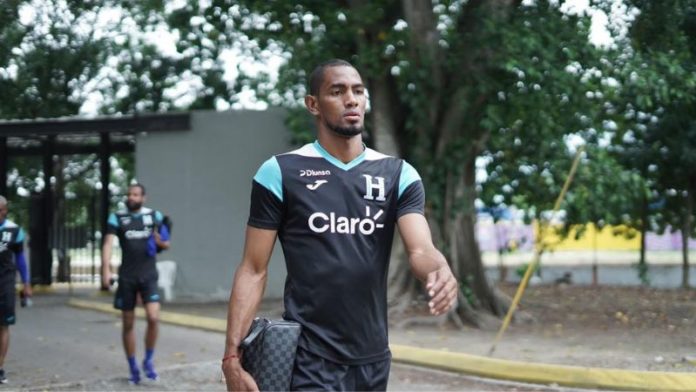 El delantero Jerry Bengtson es una de las opciones de Reinaldo Rueda para el partido del 23 de marzo contra Costa Rica.