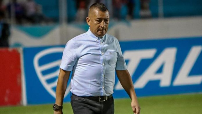 El técnico de Potros de Olancho FC, José Humberto Rivera, dice que está trabajando para mostrar la mejor versión de los "pamperos".