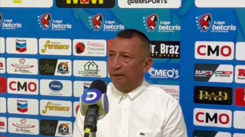 El entrenador de Potros de Olancho FC, José Humberto Rivera, no está conforme cómo juega su equipo.