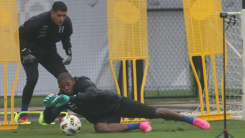 El guardameta del Real España y de la Selección Nacional, Luis López, comenzará en las próximas horas su proceso de recuperación.