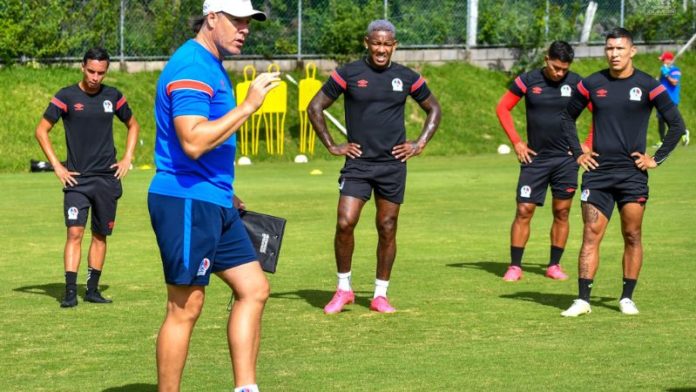 El internacional delantero hondureño, Romell Quioto, tiene las puertas abiertas en Olimpia.