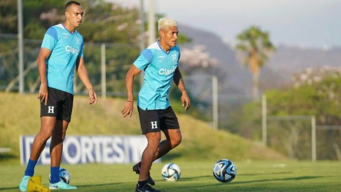 Andy Najar celebró su cumpleaños en la concentración de la Selección Nacional y pidió como deseo: "Que ganemos el sábado".