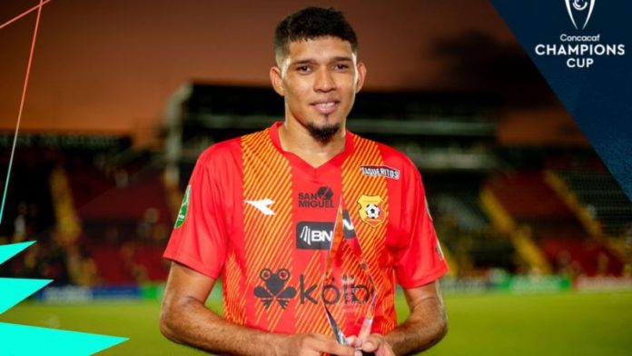 Getsel Montes destacó como el MVP del partido en la victoria del Herediano 2-0 contra el Robinhood de Surinam en los octavos de final de Concachampions.