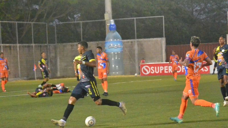 Los equipos Lobos UPNFM y Génesis Comayagua se conformaron con un insípido empate a cero goles.