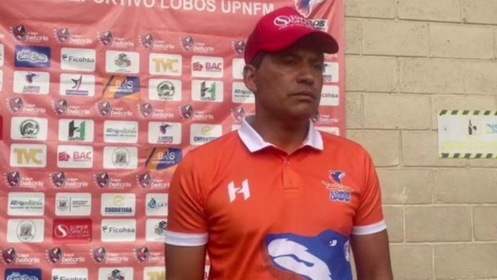 El nuevo técnico de Lobos UPNFM, Orlando López, confía en mantener la categoría y cambiar la actitud de los jugadores en los siete partidos que restan.