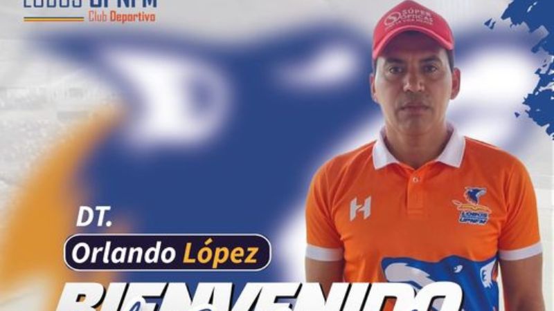 El técnico Orlando López llega en auxilio del equipo Lobos UPNFM.