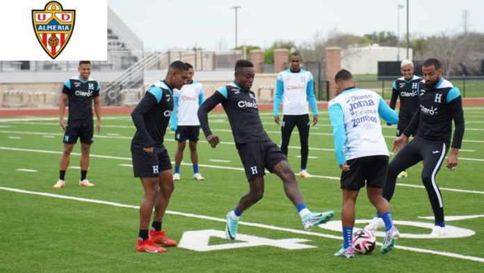 El equipo Almería de España utilizó sus redes sociales para unirse en apoyo a la Selección Nacional de Honduras y a Anthony "Choco" Lozano para el partido del sábado contra Costa Rica.