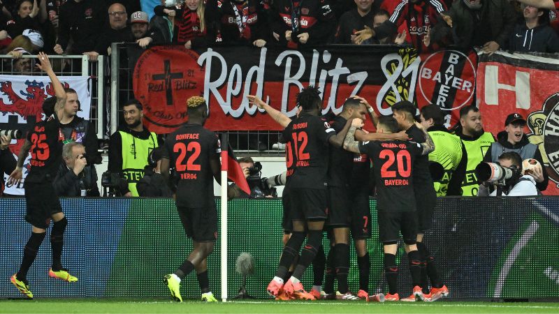 Los jugadores del Bayer Leverkusen desean seguir de fiesta en la Europa League.