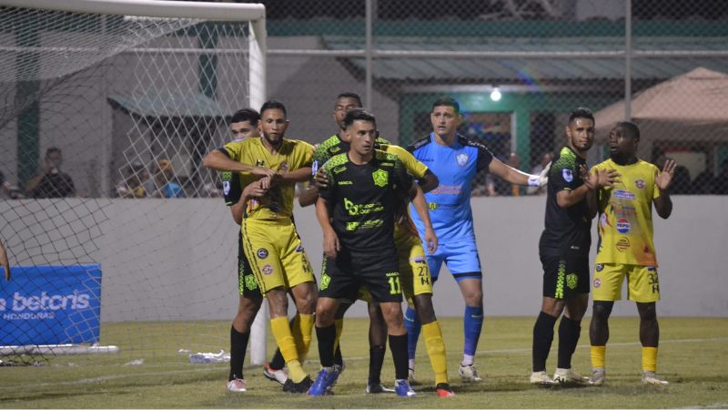 Los equipos Génesis Comayagua y Potros de Olancho FC se conformaron con el empate a cero goles.