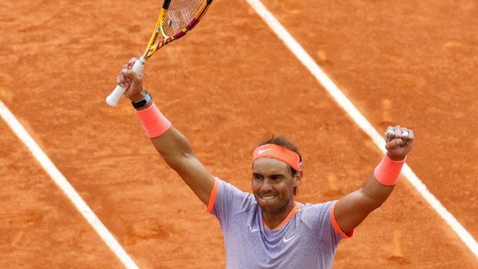 El español Rafael Nadal celebra tras ganar contra el argentino Pedro Cachin durante la tercera ronda del torneo de tenis ATP Tour Madrid Open 2024.