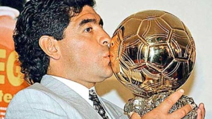 Los herederos de Diego Maradona no lograron la suspensión de la venta del Balón de Oro que le fue entregada al legendario exjugador en 1986.