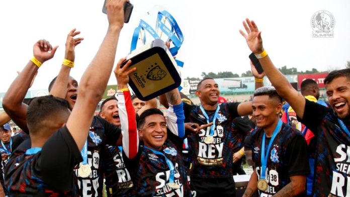 Olimpia es el actual campeón del fútbol hondureño, luego de superar en la final a Marathón.