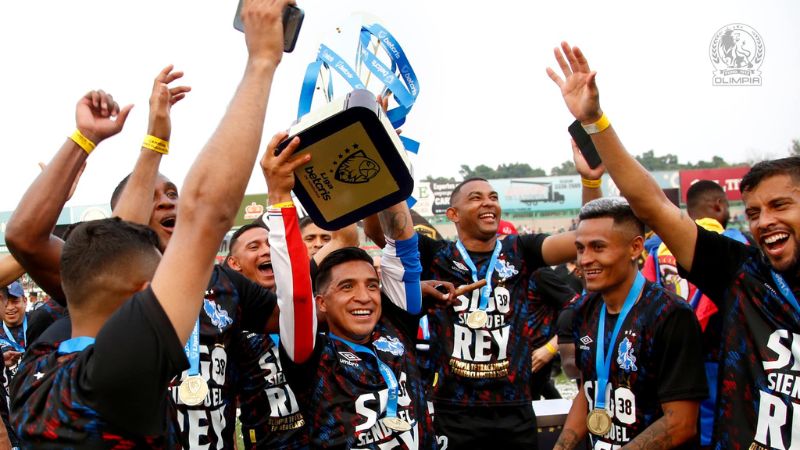 Olimpia es el actual campeón del fútbol hondureño, luego de superar en la final a Marathón.