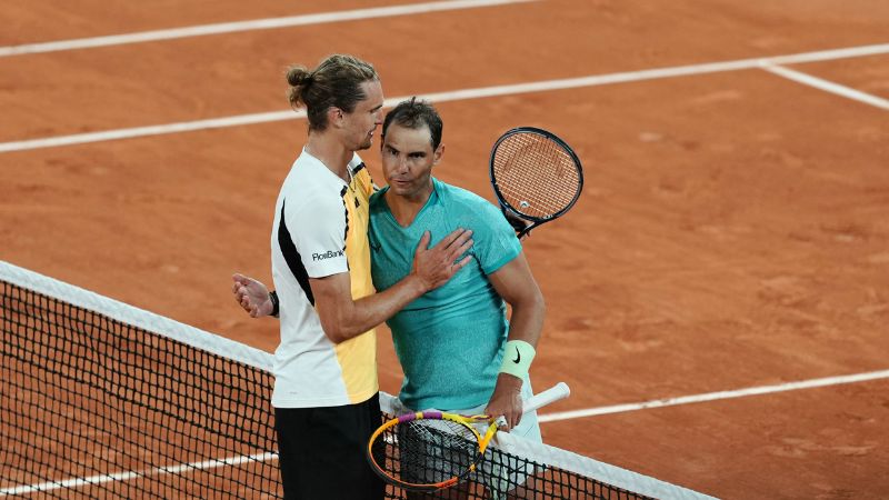 El español Rafael Nadal habla con el ganador, el alemán Alexander Zverev.