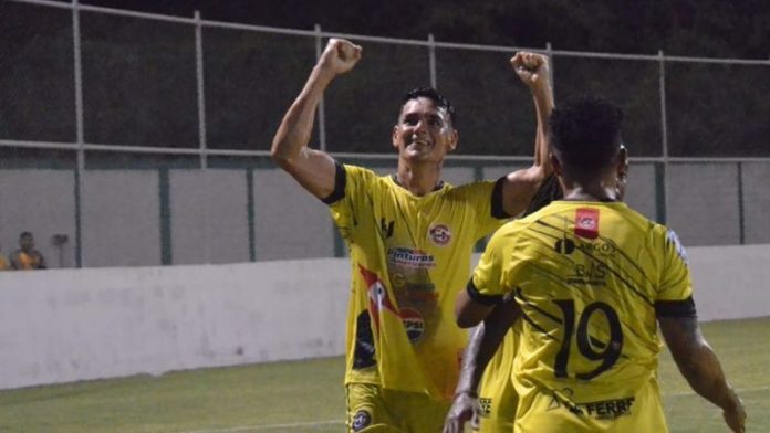 El delantero paraguayo, Roberto Moreira, confía en que Génesis Comayagua le puede hacer daño a Marathón en semifinales.