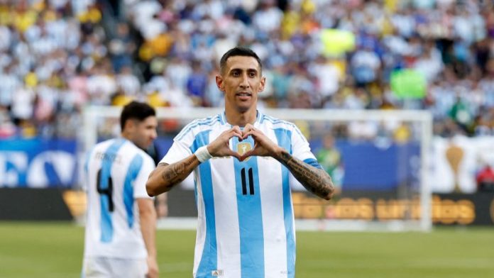 El delantero argentino, Ángel Di Maria, celebra al marcar el único gol frente a Ecuador.