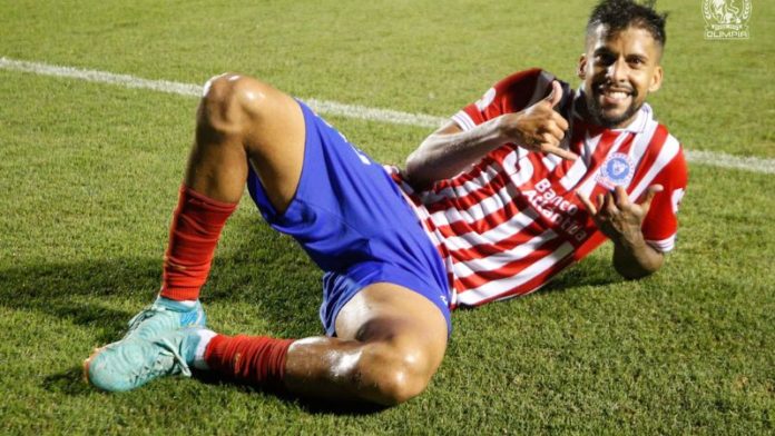 El defensa brasileño, Gabriel Araujo, participa con el tetracampeón Olimpia.