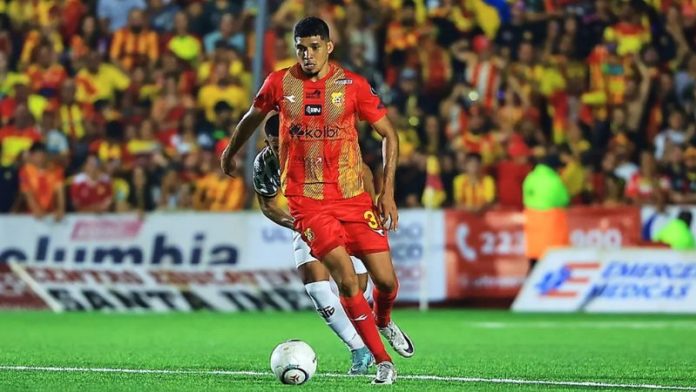 El defensa hondureño, Getsel Montes, es adquirido por el equipo Herediano de Costa Rica.