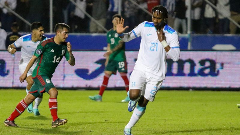 Es de recordar que Honduras le pasó por encima a México jugando en el estadio Nacional "Chelato Uclés".