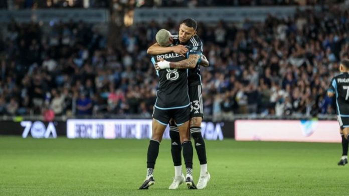 Los hondureños Kervin Arriaga y Joseph Rosales compartieron camerino en el Minnesota United de la MLS.