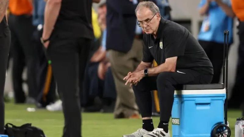 El técnico de Uruguay, Marcelo Bielsa, no podrá estar con su selección frente a los Estados Unidos.