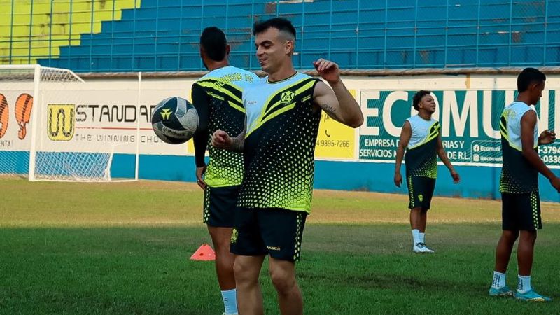 El mediocampista argentino, Brian Visser, rescindió su contrato con Potros de Olancho FC.