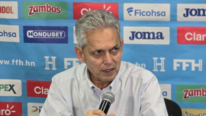 El seleccionador nacional, Reinaldo Rueda, está conforme por haber debutado con una victoria sobre Cuba.