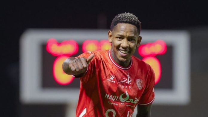 El delantero hondureño, Romell Quioto, decidió renovar con el equipo Al-Arabi SC de la segunda división de Arabia Saudita.