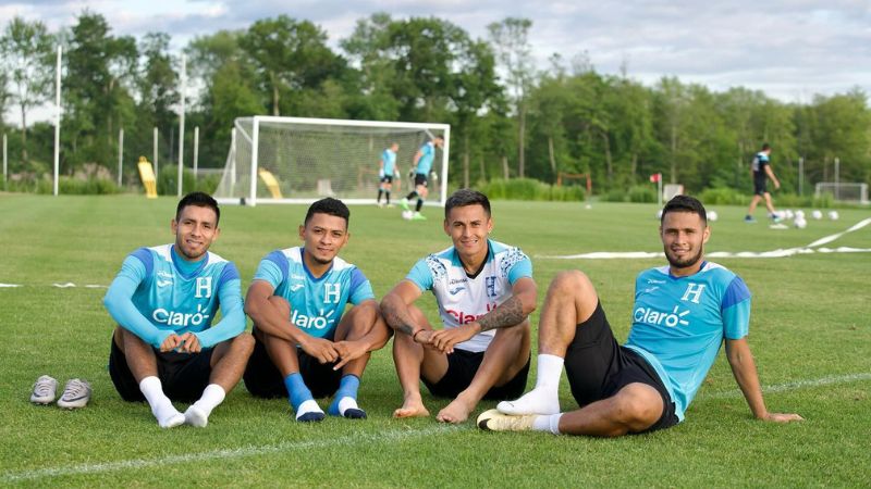 Carlos Argueta, Alexy Vega, Andy Najar y Alex López son las opciones que tiene Reinaldo Rueda para el domingo contra Ecuador.