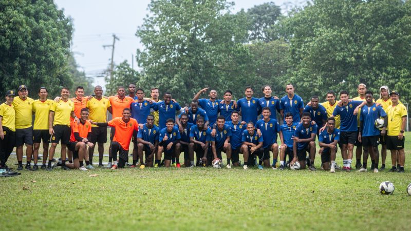 Los españolistas están desesperados por levantar una copa en el fútbol hondureño.