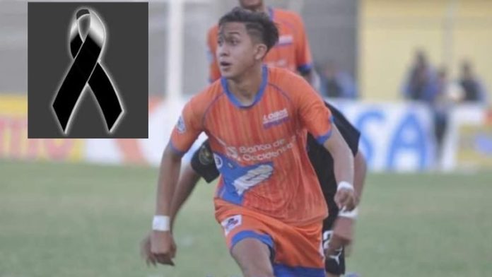 El ex jugador de Lobos UPNFM, Kevin Fernando Cáceres, perdió la vida luego de sufrir un accidente automovilístico.