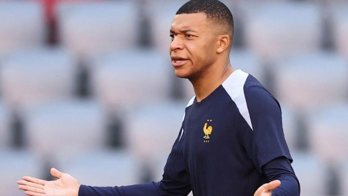 El seleccionador de Francia, Didier Deschamps, confía que Kylian Mbappé "hará todo por estar al máximo" para el duelo ante España.