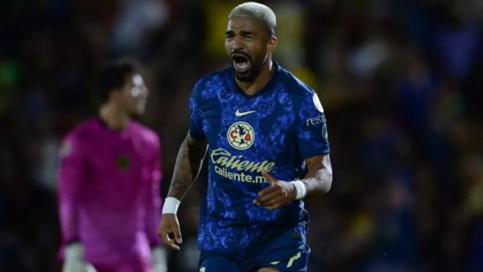 El delantero uruguayo, Rodrigo Aguirre, debutó con un gol con el América de México.