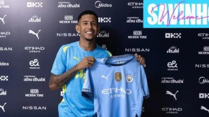 El Manchester City anunció el fichaje del extremo internacional brasileño Savinho.