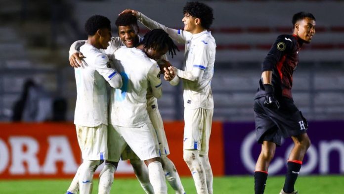 La Selección Nacional Sub-20 de Honduras buscará este viernes una nueva victoria en el Premundial contra República Dominicana.