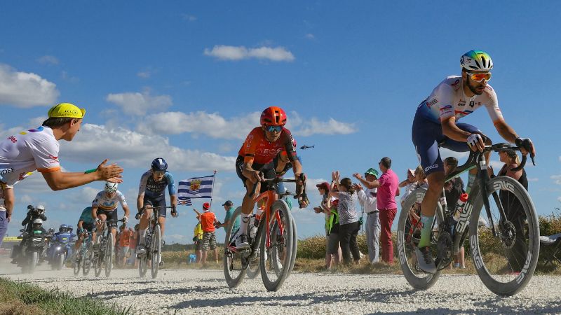 La jornada dominical del Tour de Francia se caracterizó por los ataques y las escapadas.