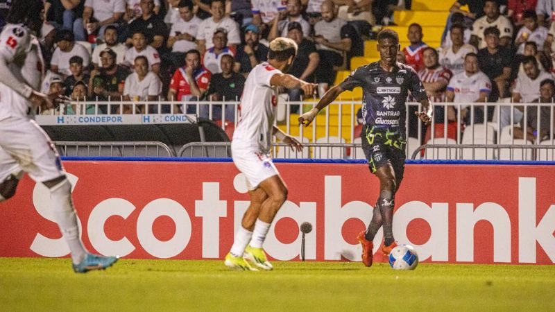 Los jugadores de Antigua realizaron un partido inteligente para llevarse la clasificación a casa.