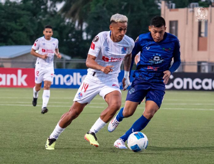 Andy Najar volvió a destacar en la banda derecha de Olimpia en el partido contra el Port Layola de Belice.