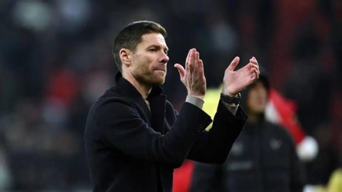 El técnico del Bayer Leverkusen, Xabi Alonso, vigente campeón de la Bundesliga, da como favorito para la nueva temporada al Bayern Munich.